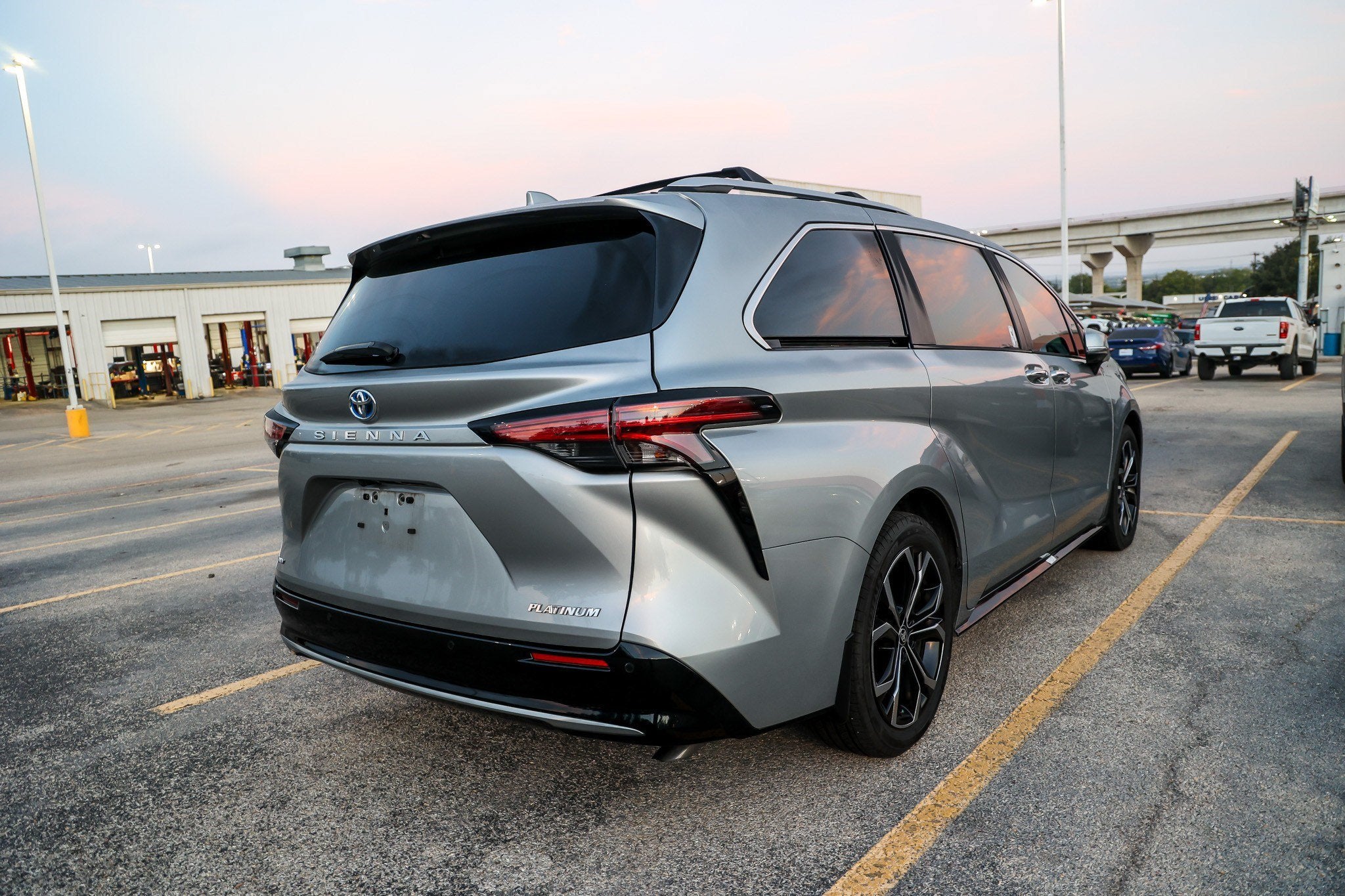 2025 Toyota Sienna Platinum