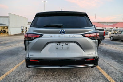 2025 Toyota Sienna Platinum