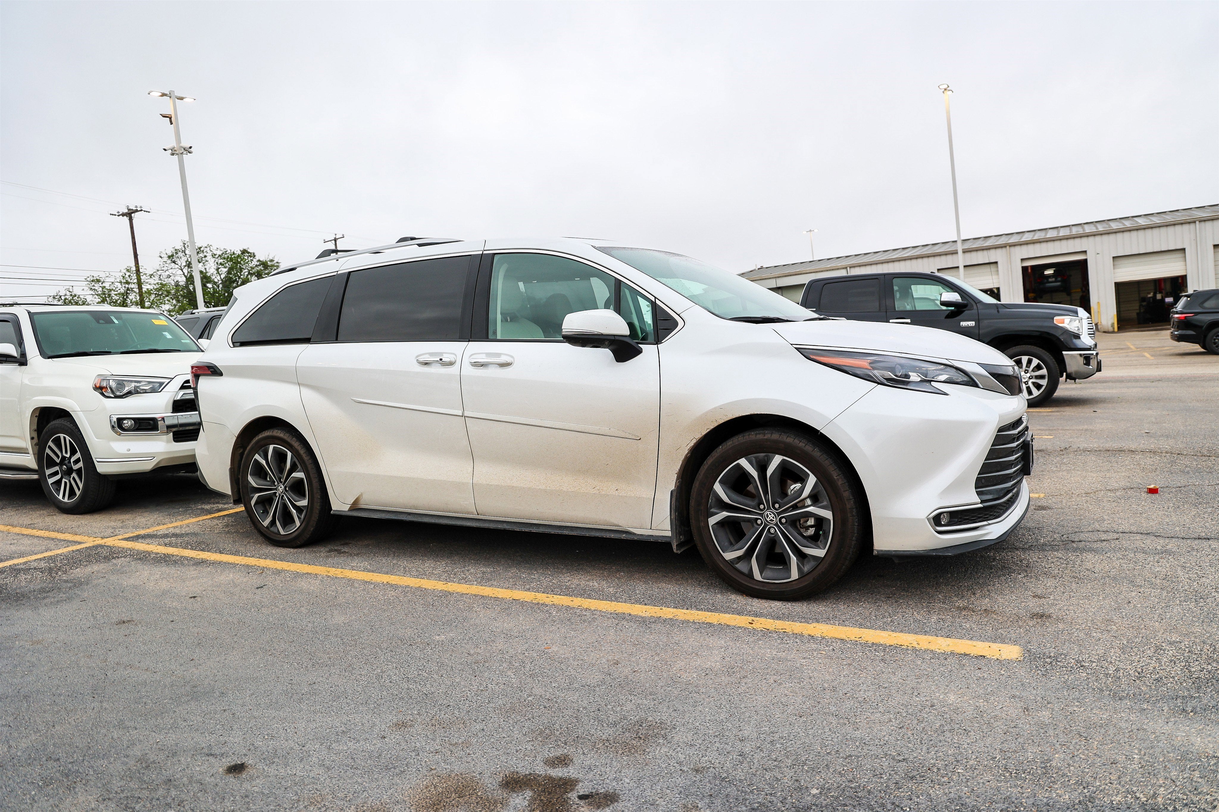 2025 Toyota Sienna Platinum