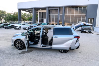 2025 Toyota Sienna Platinum