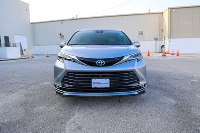 2025 Toyota Sienna Platinum