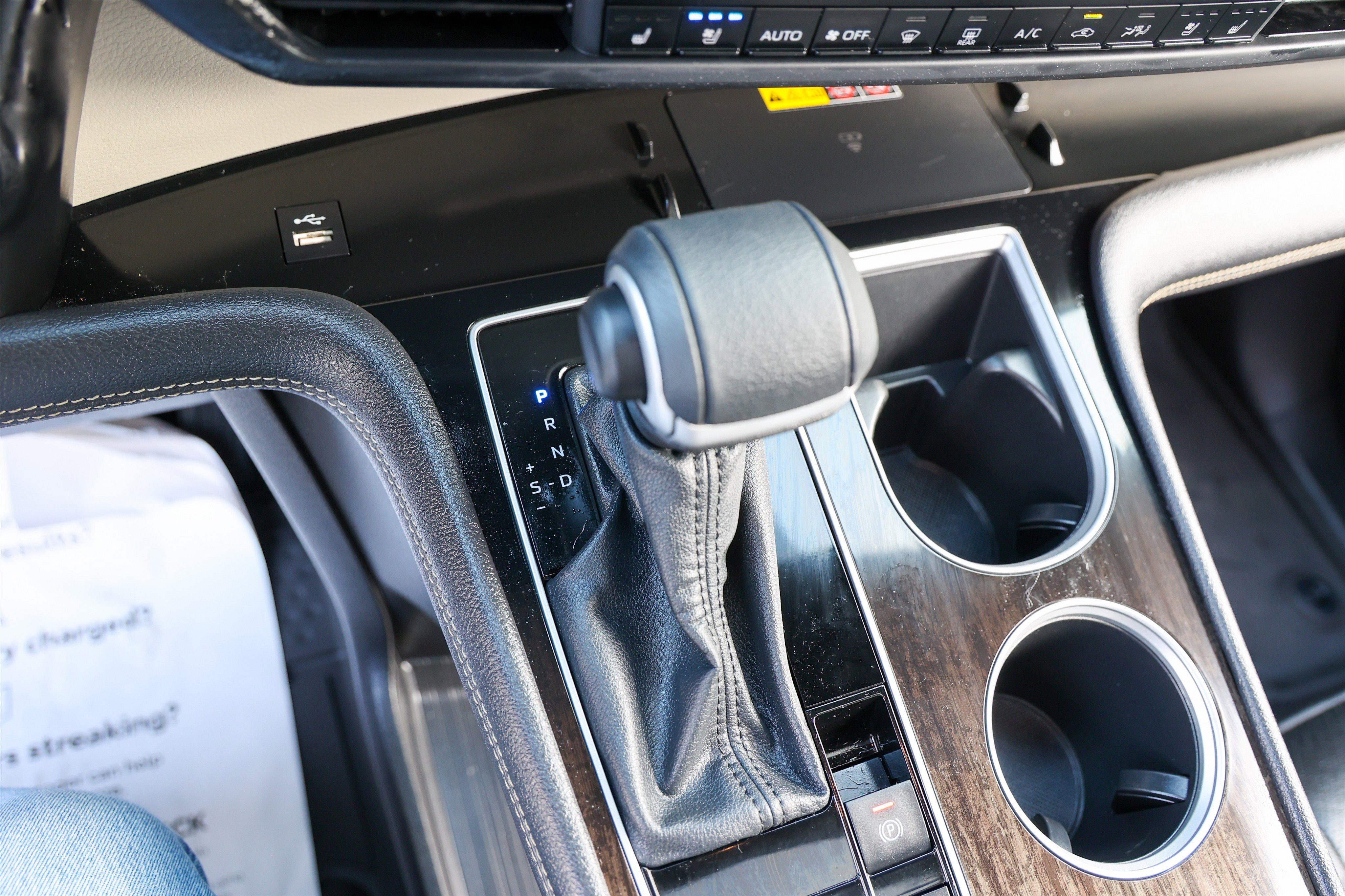 2025 Toyota Sienna Platinum