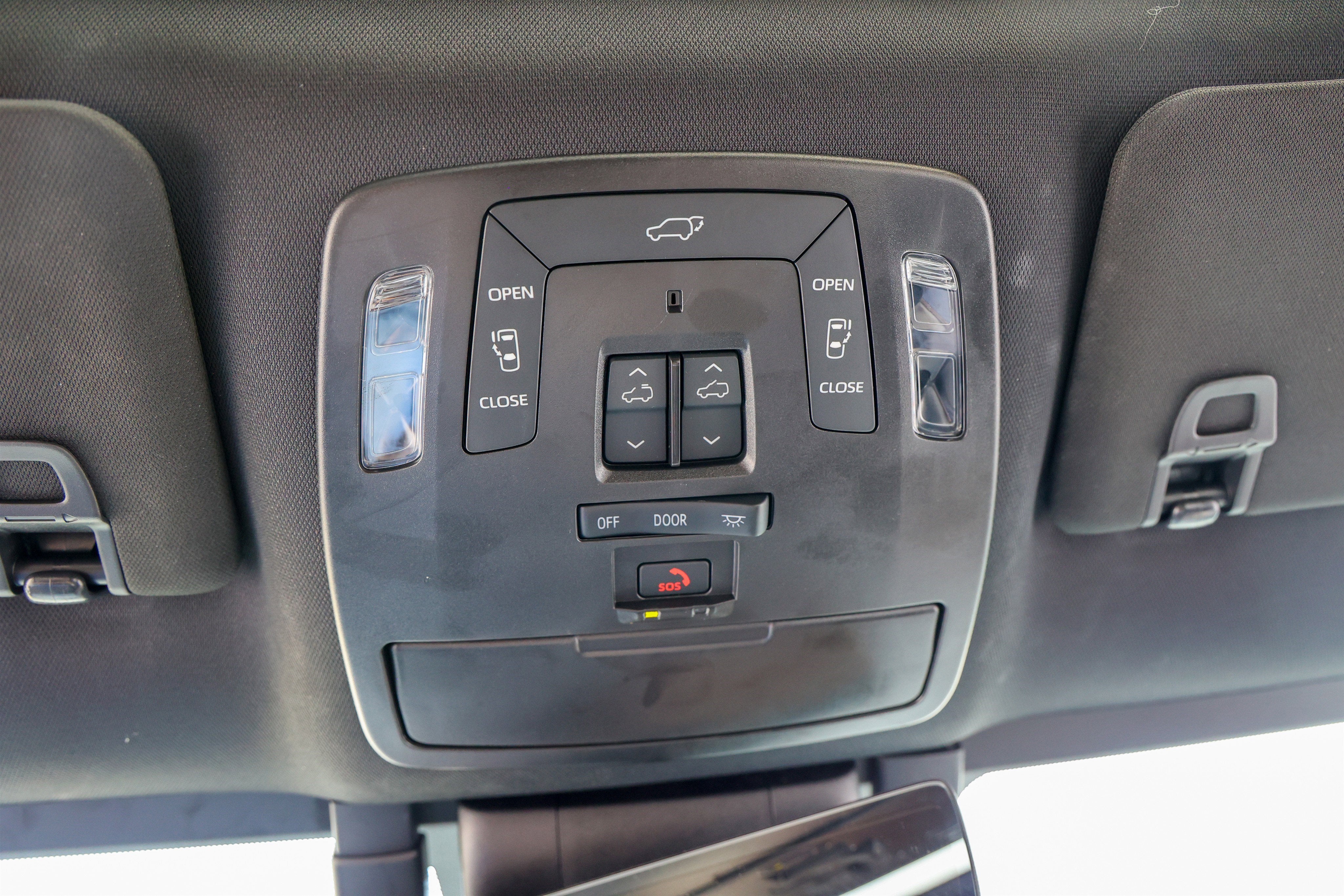 2025 Toyota Sienna Platinum