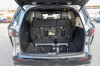 2025 Toyota Sienna Platinum