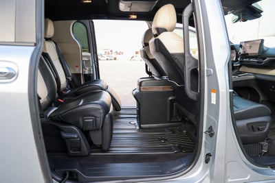 2025 Toyota Sienna Platinum