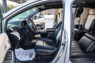 2025 Toyota Sienna Platinum