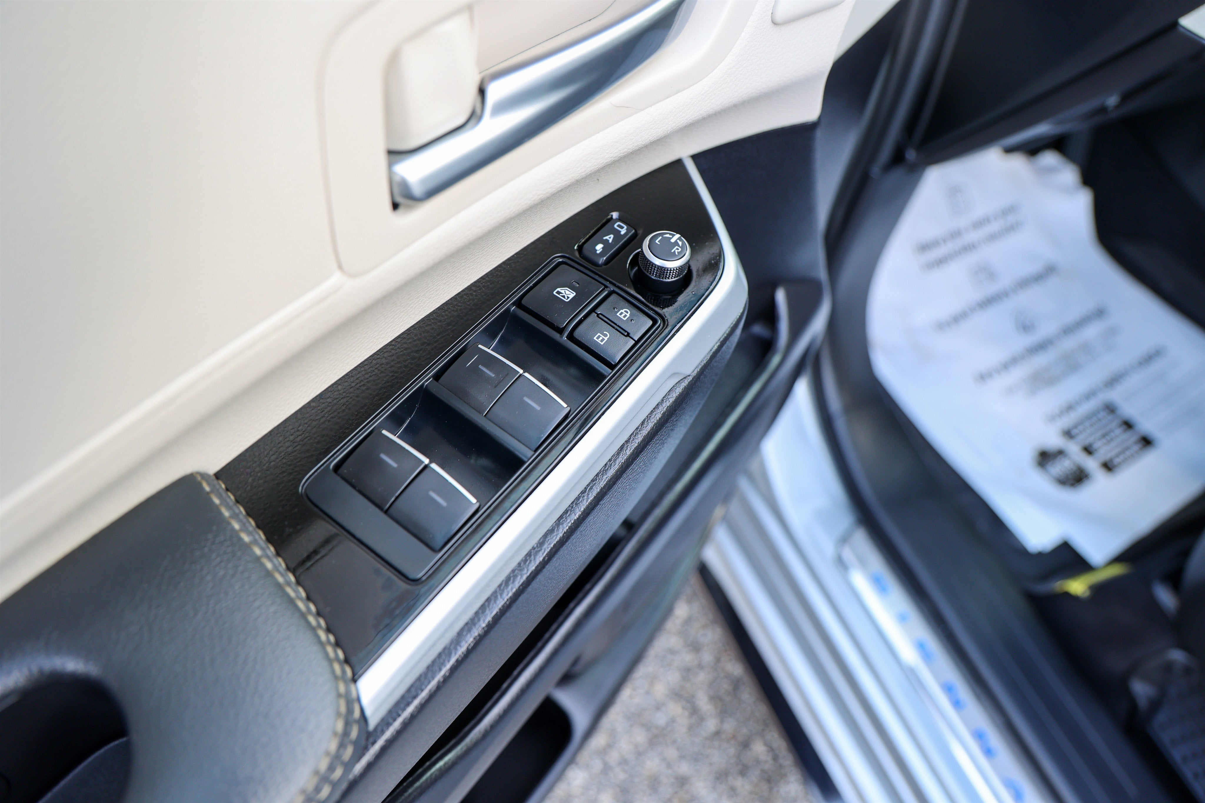 2025 Toyota Sienna Platinum