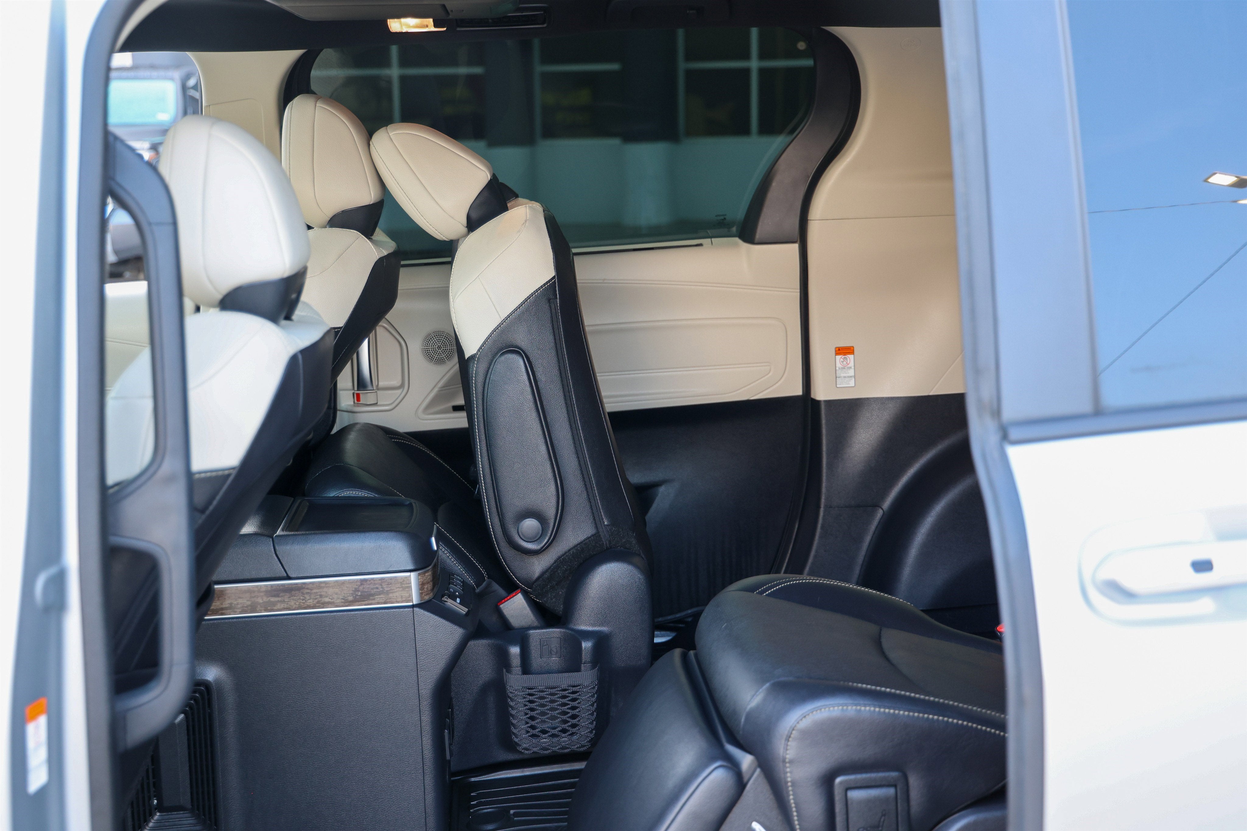 2025 Toyota Sienna Platinum