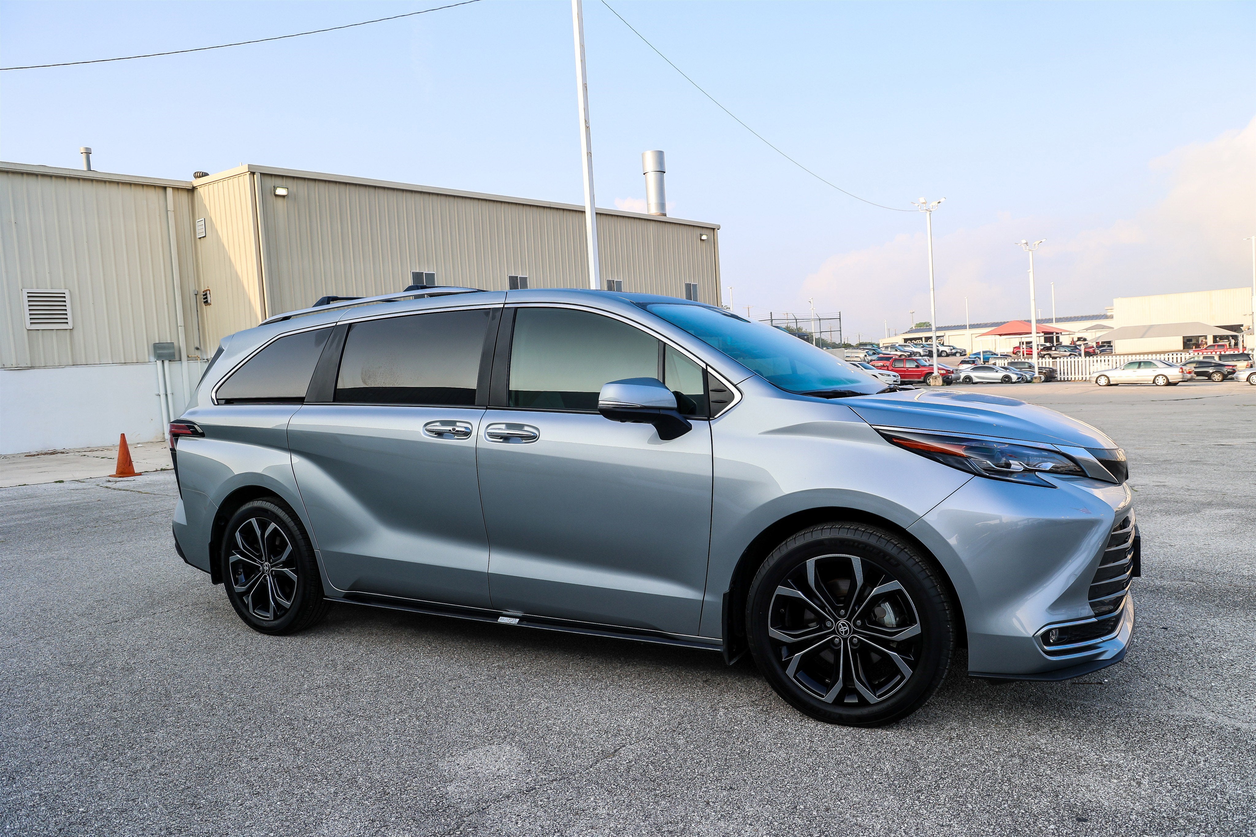 2025 Toyota Sienna Platinum