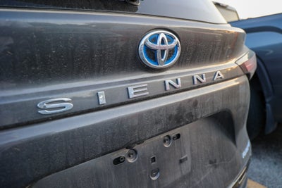 2025 Toyota Sienna Platinum