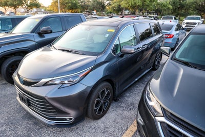 2025 Toyota Sienna Platinum