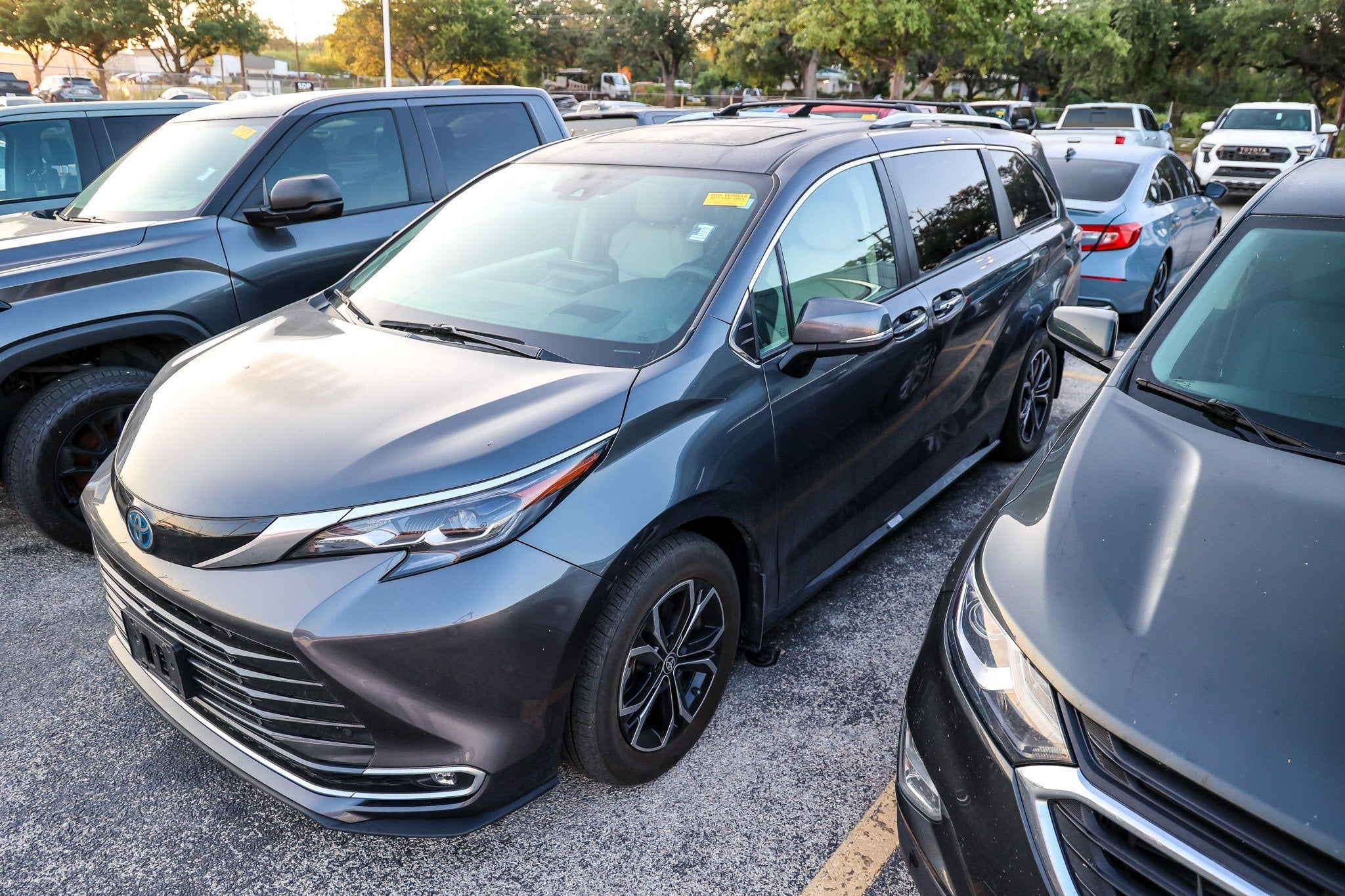 2025 Toyota Sienna Platinum