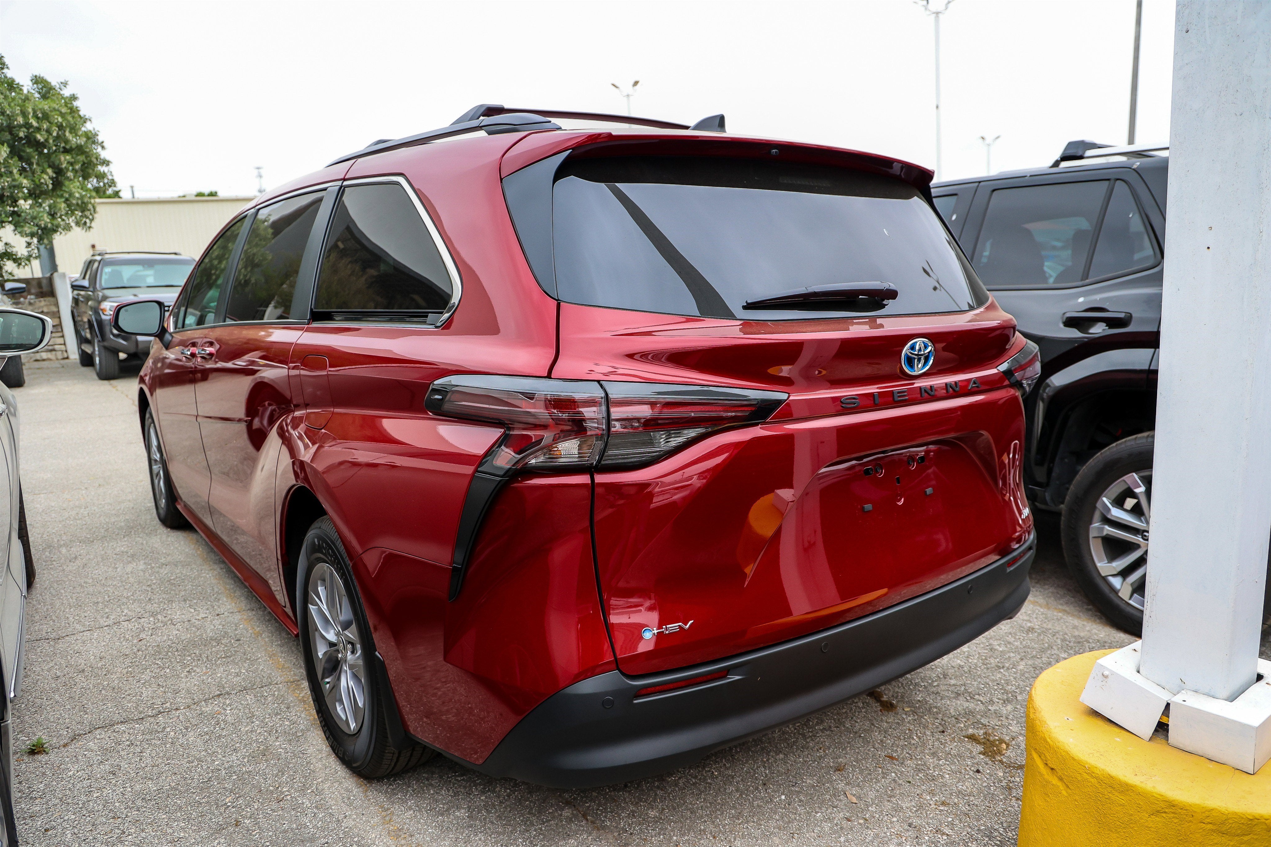2025 Toyota Sienna XLE