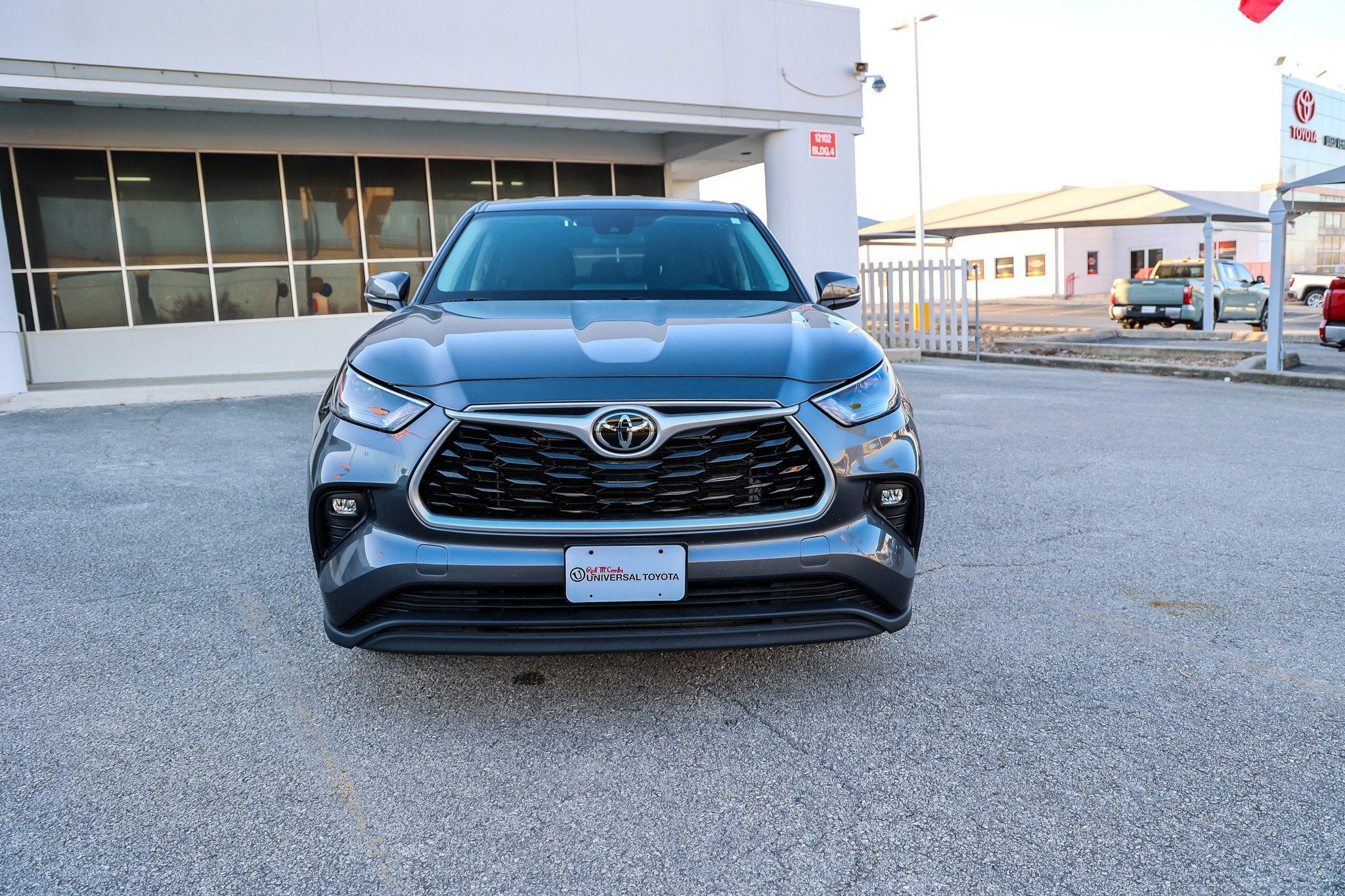 2023 Toyota HIGHLANDER LE