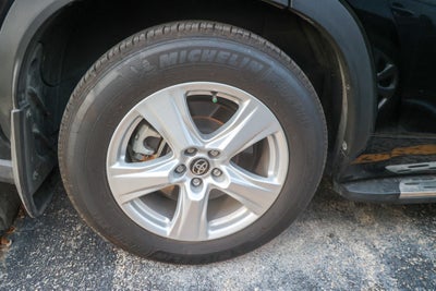 2025 Toyota Highlander LE