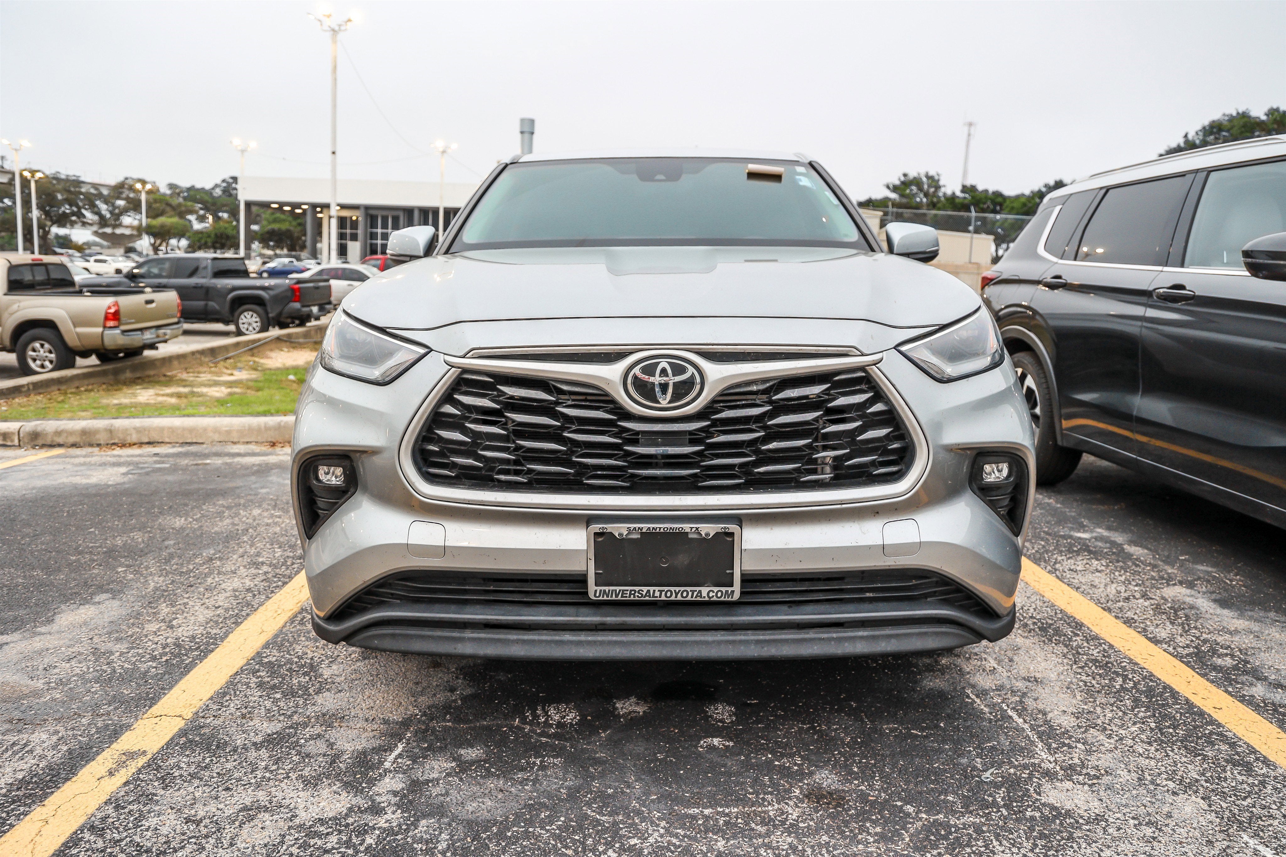 2023 Toyota Highlander LE