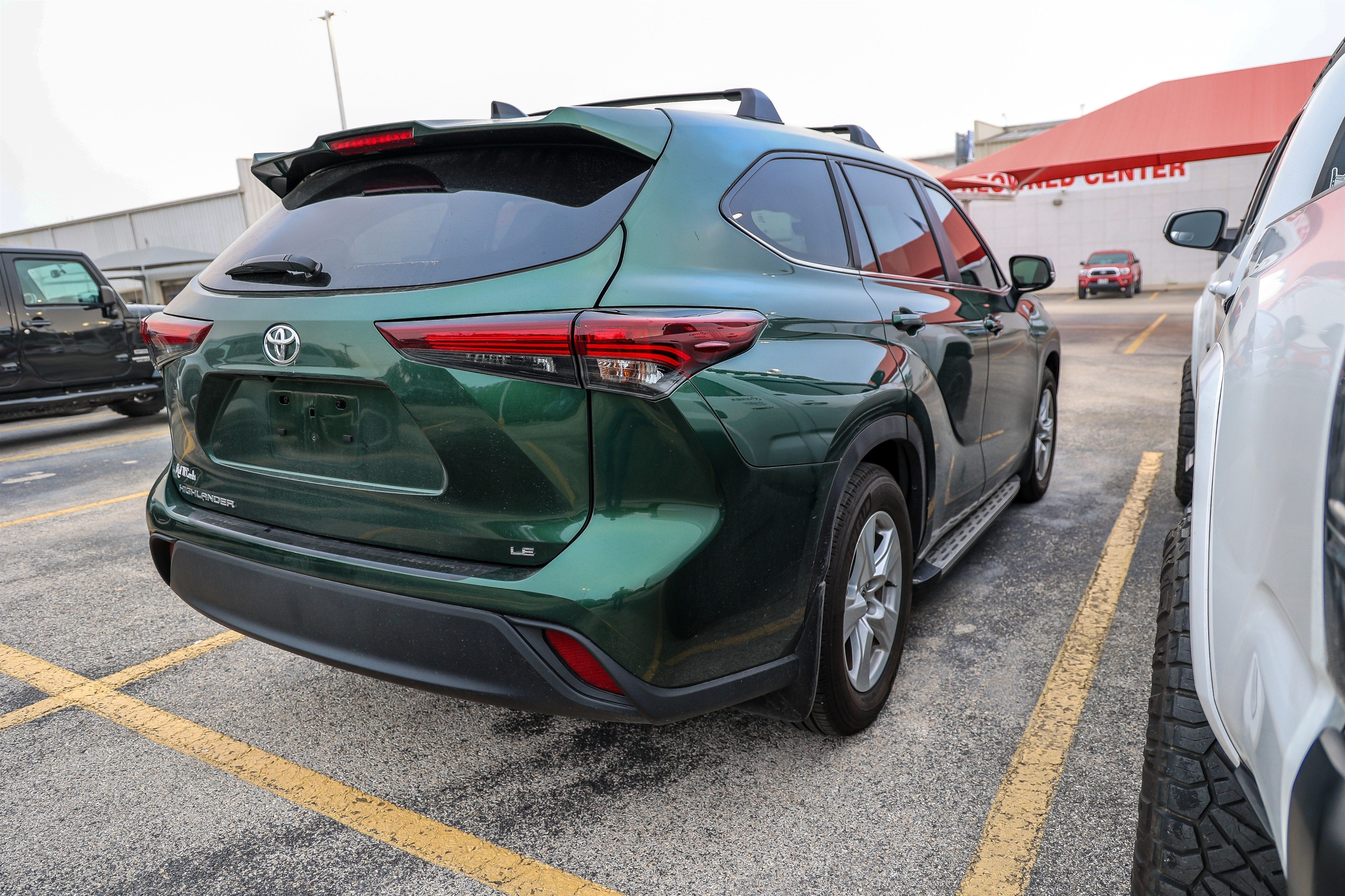 2025 Toyota Highlander LE