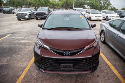 2021 Toyota Sienna LE