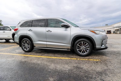 2017 Toyota Highlander SE