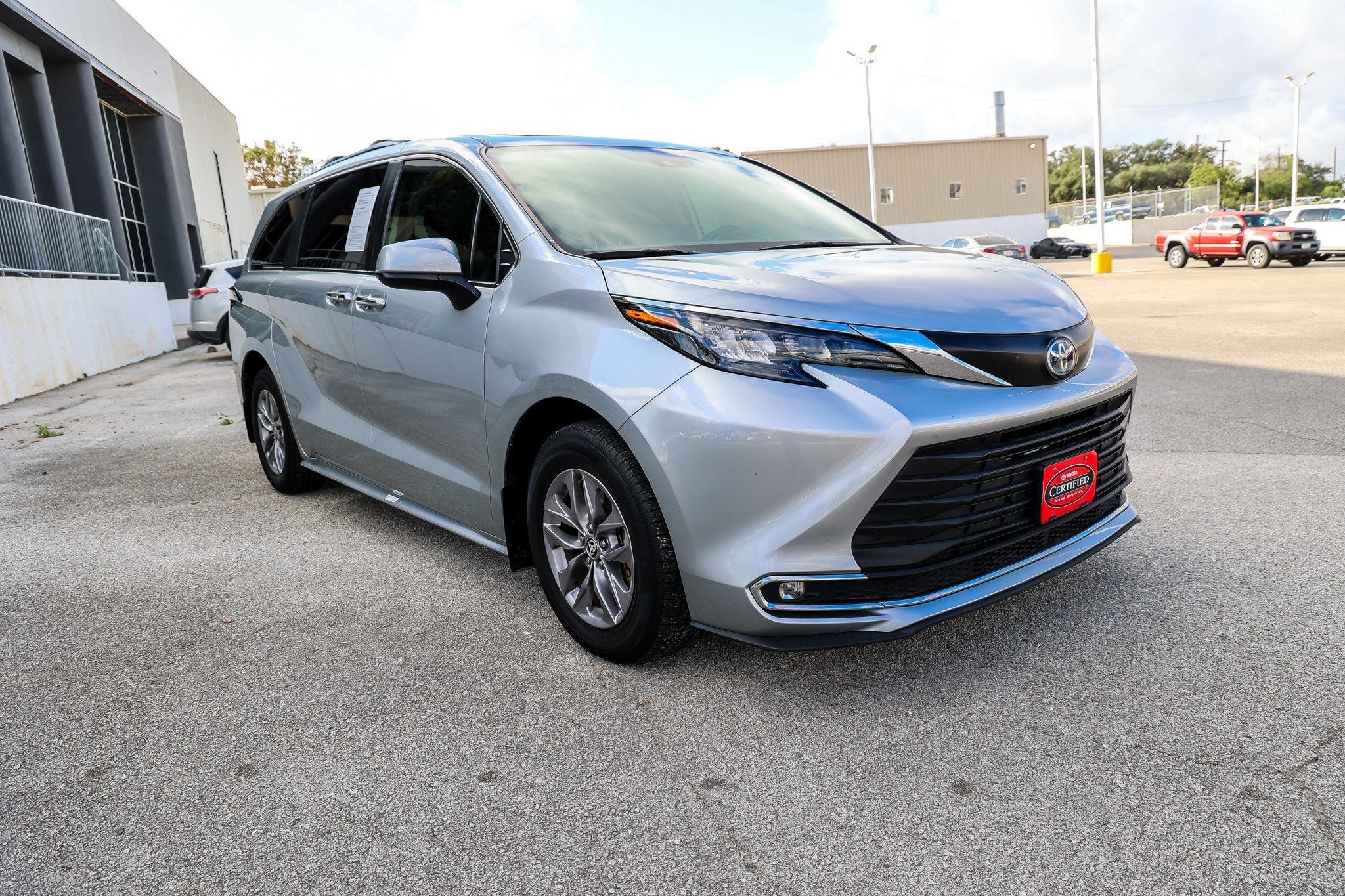 2024 Toyota Sienna XLE