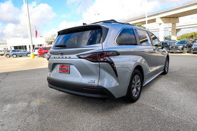 2024 Toyota Sienna XLE