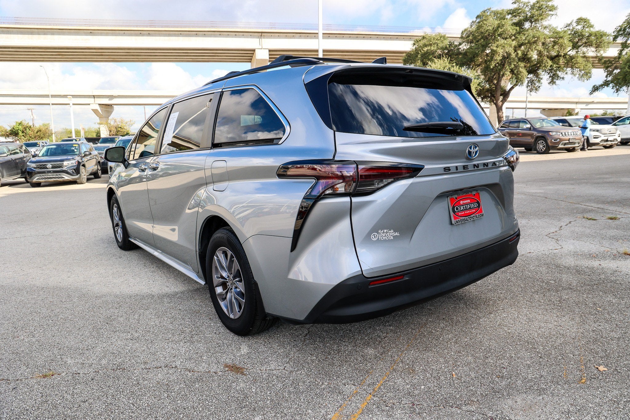 2024 Toyota Sienna XLE