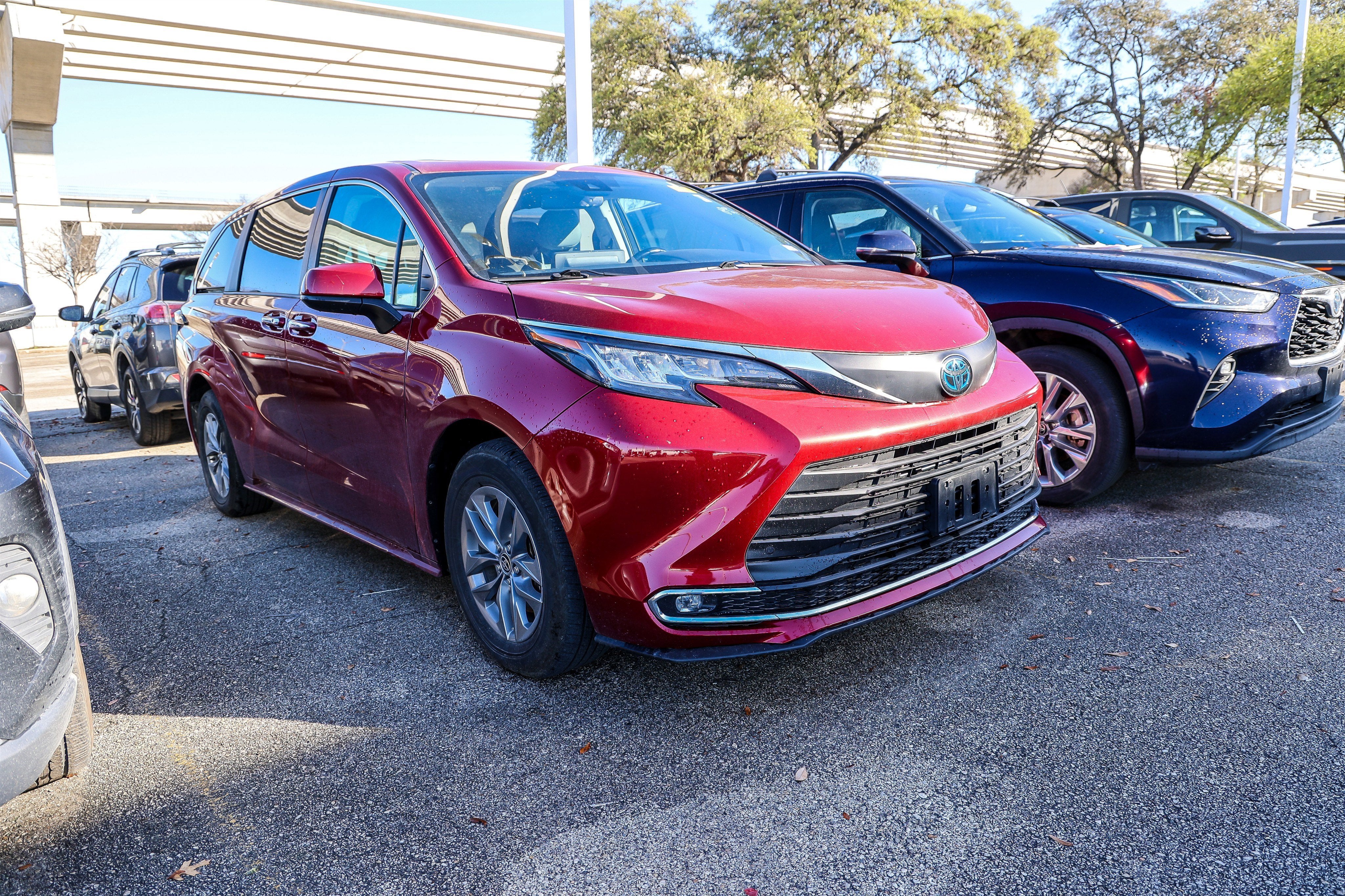2022 Toyota SIENNA XLE XLE