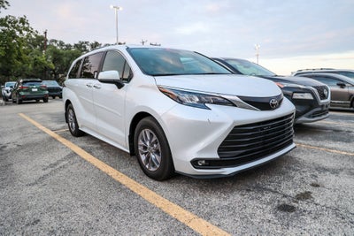 2026 Toyota Sienna XLE