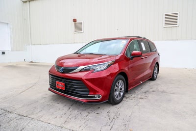 2022 Toyota SIENNA XLE XLE