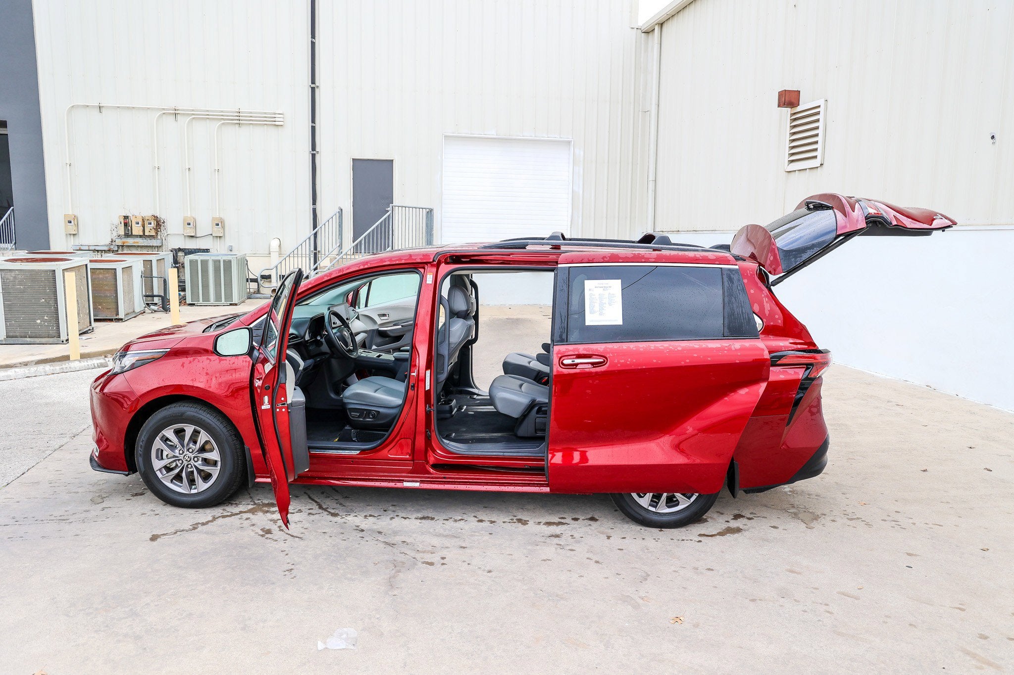 2022 Toyota SIENNA XLE XLE