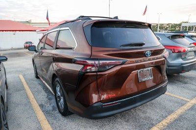 2023 Toyota Sienna XLE