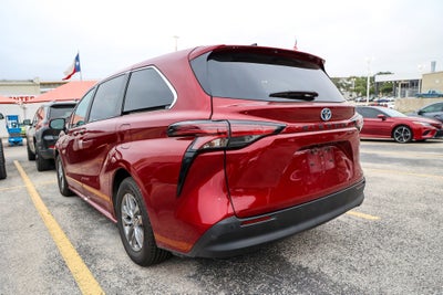 2022 Toyota Sienna XLE