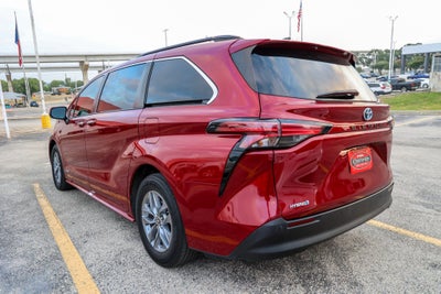 2021 Toyota Sienna XLE