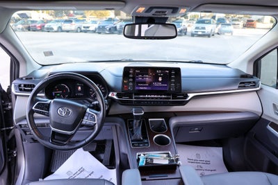 2022 Toyota Sienna XLE