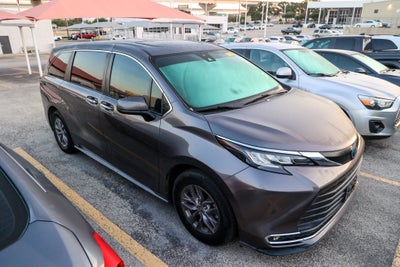 2022 Toyota Sienna XLE