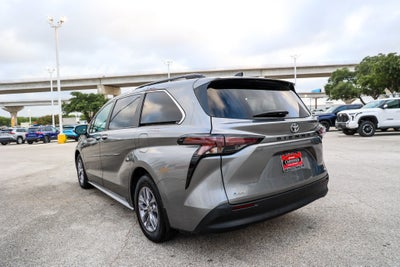 2026 Toyota Sienna XLE