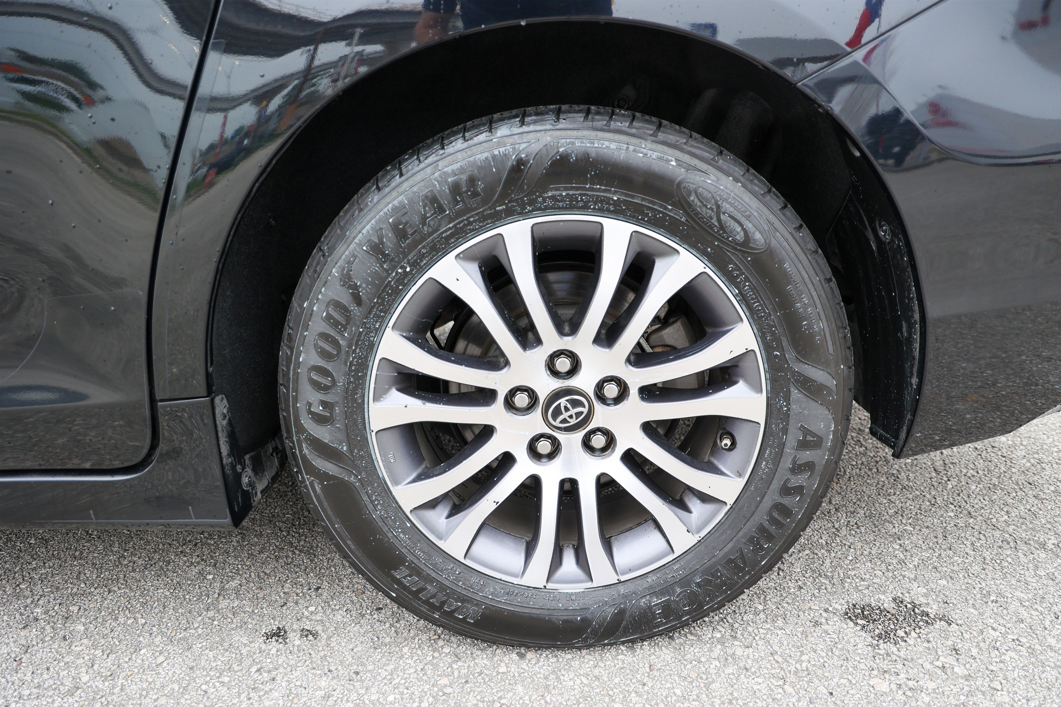 2019 Toyota SIENNA XLE 3.5L XLE