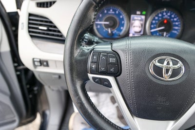 2019 Toyota SIENNA XLE 3.5L XLE