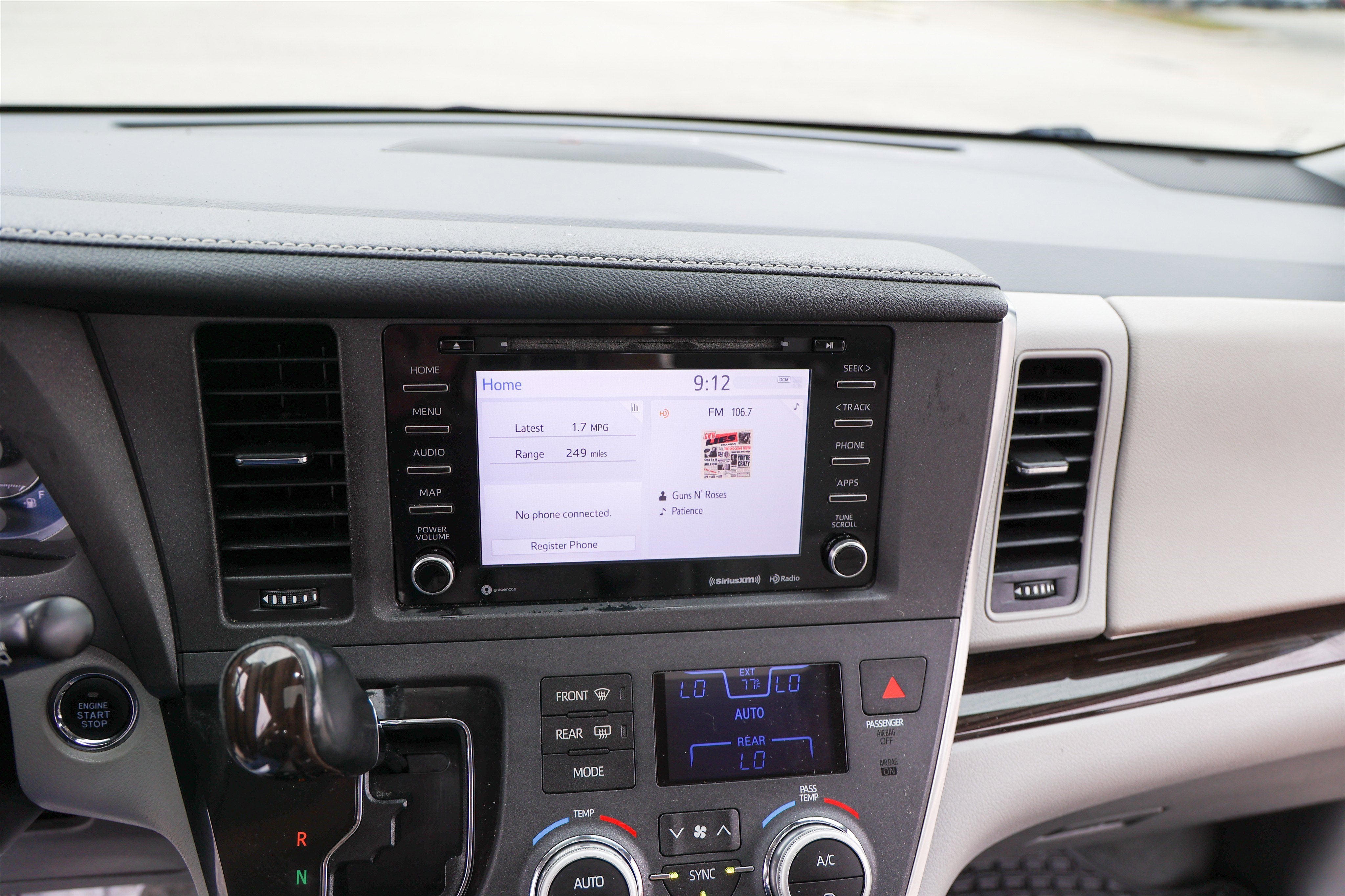 2019 Toyota SIENNA XLE 3.5L XLE