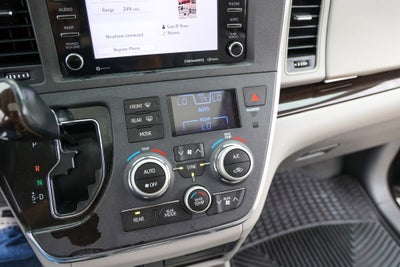 2019 Toyota SIENNA XLE 3.5L XLE