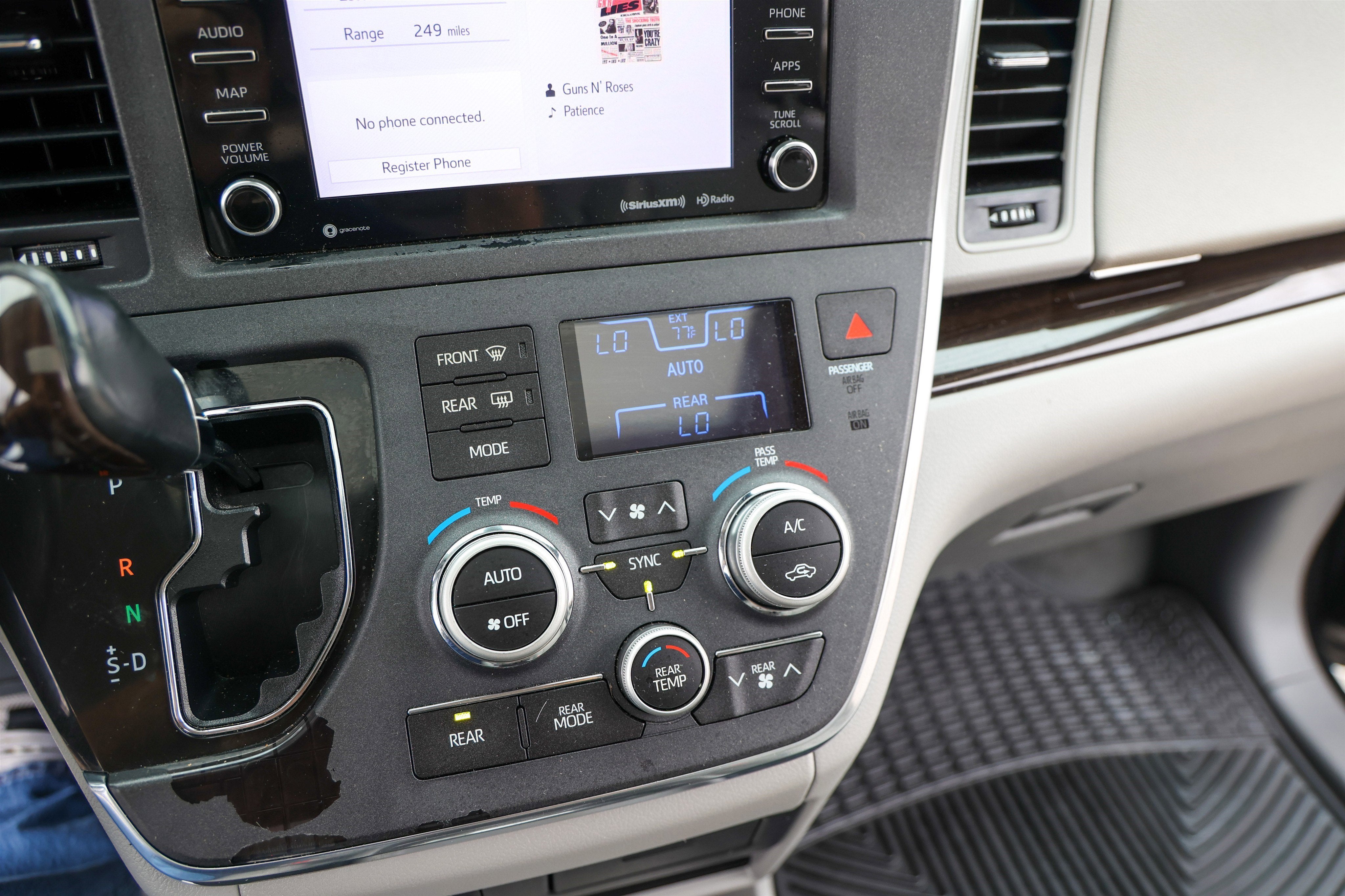 2019 Toyota SIENNA XLE 3.5L XLE
