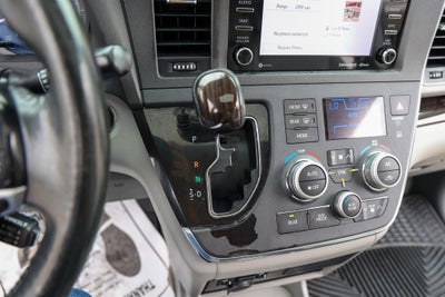 2019 Toyota SIENNA XLE 3.5L XLE