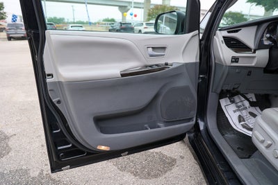 2019 Toyota SIENNA XLE 3.5L XLE