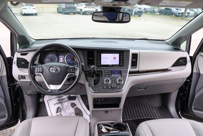 2019 Toyota SIENNA XLE 3.5L XLE