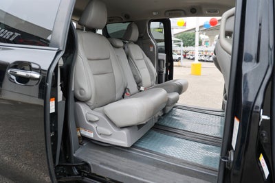 2019 Toyota SIENNA XLE 3.5L XLE