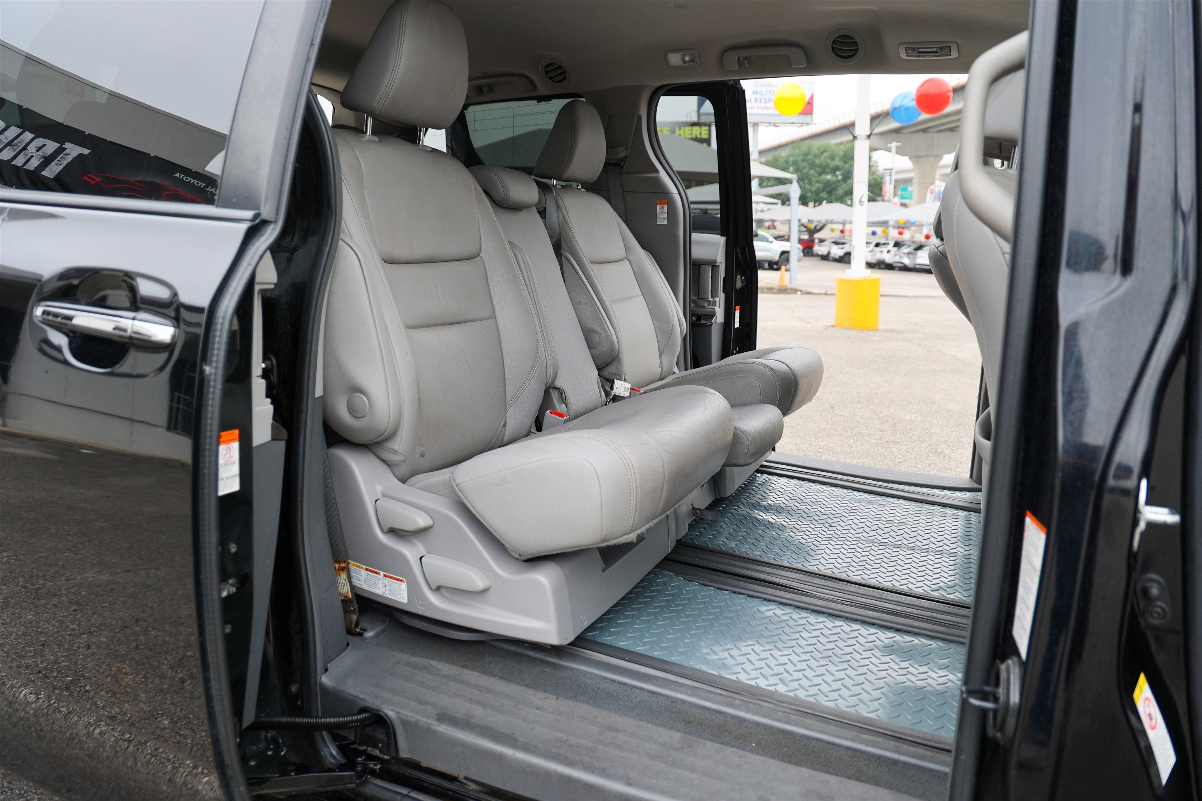 2019 Toyota SIENNA XLE 3.5L XLE