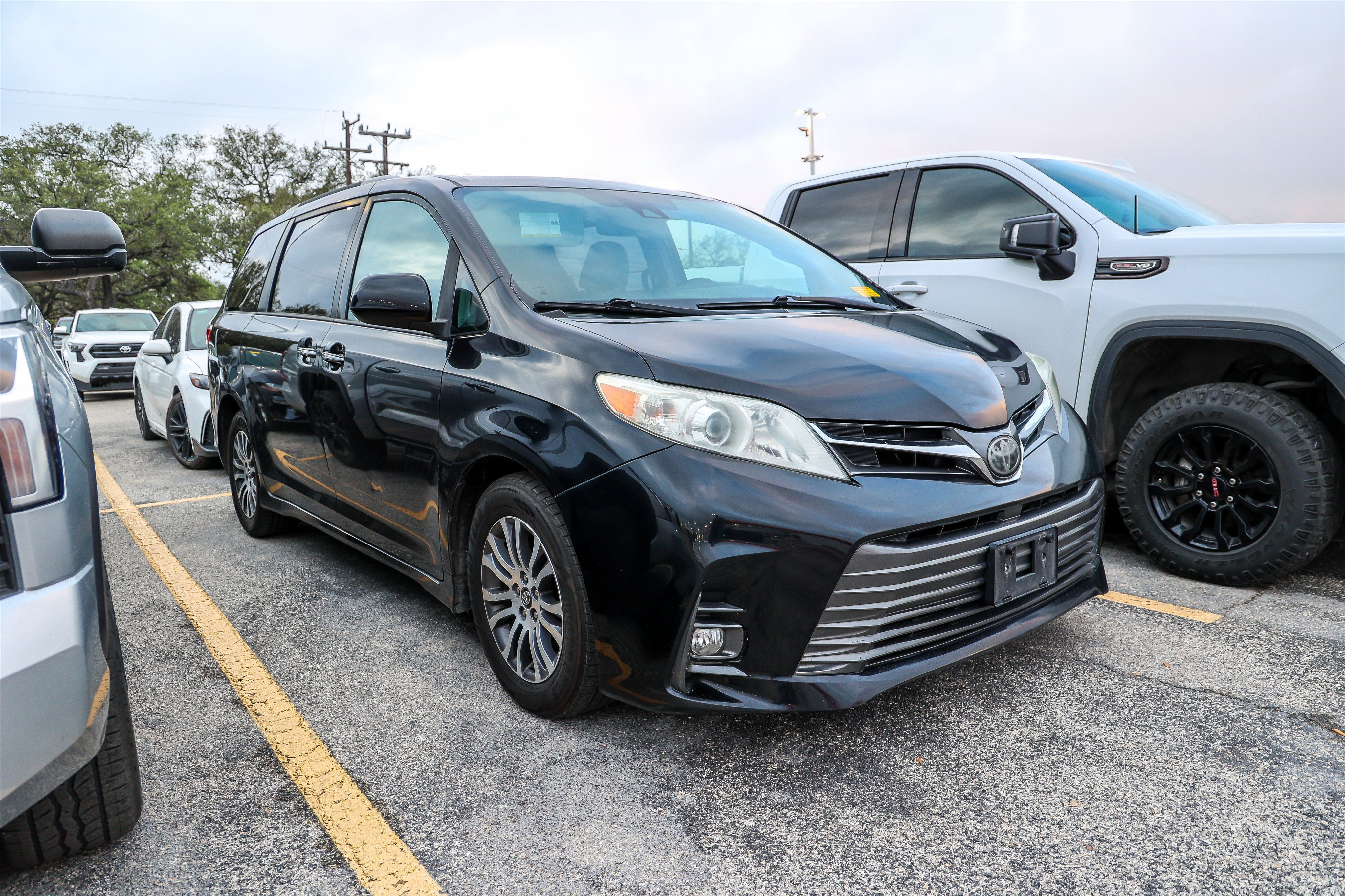 2019 Toyota SIENNA XLE 3.5L XLE