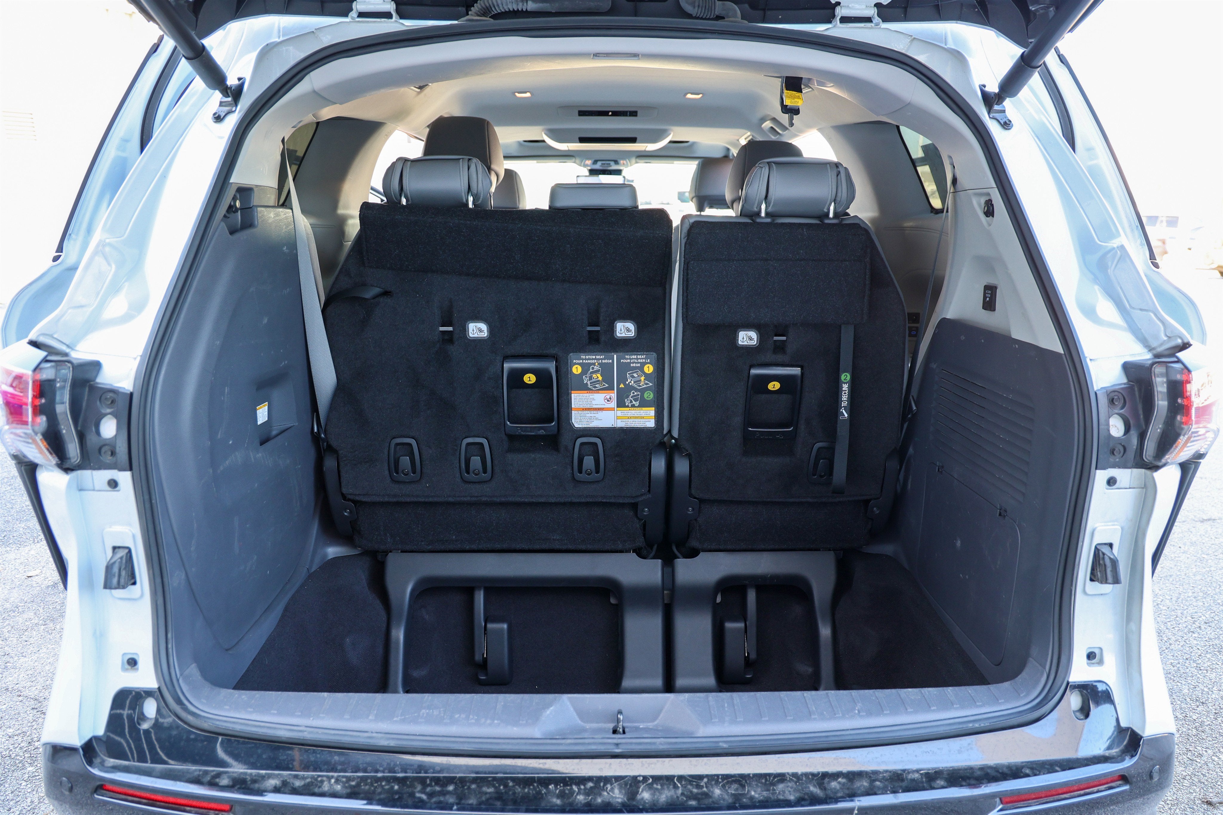 2023 Toyota SIENNA LIMITED Limited