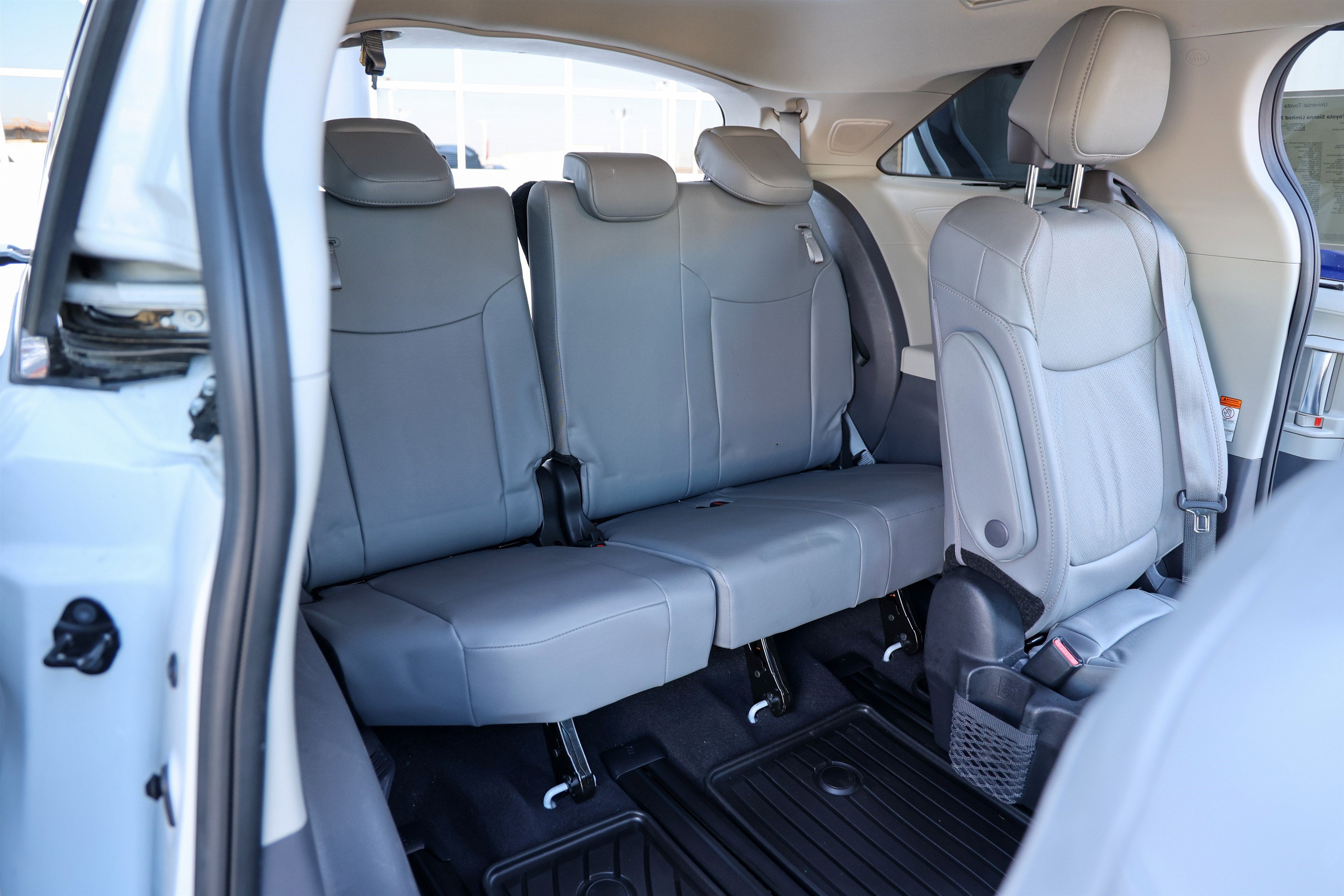 2023 Toyota SIENNA LIMITED Limited