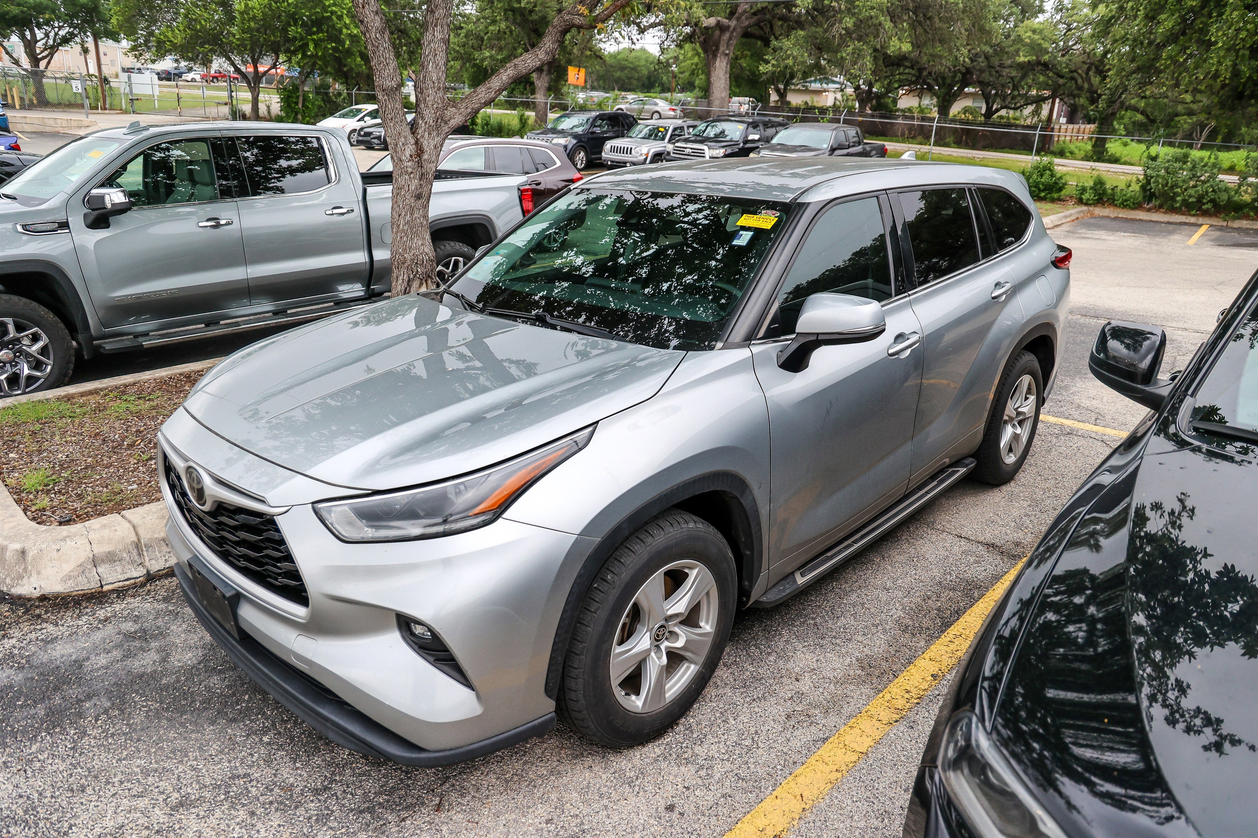 2021 Toyota Highlander LE